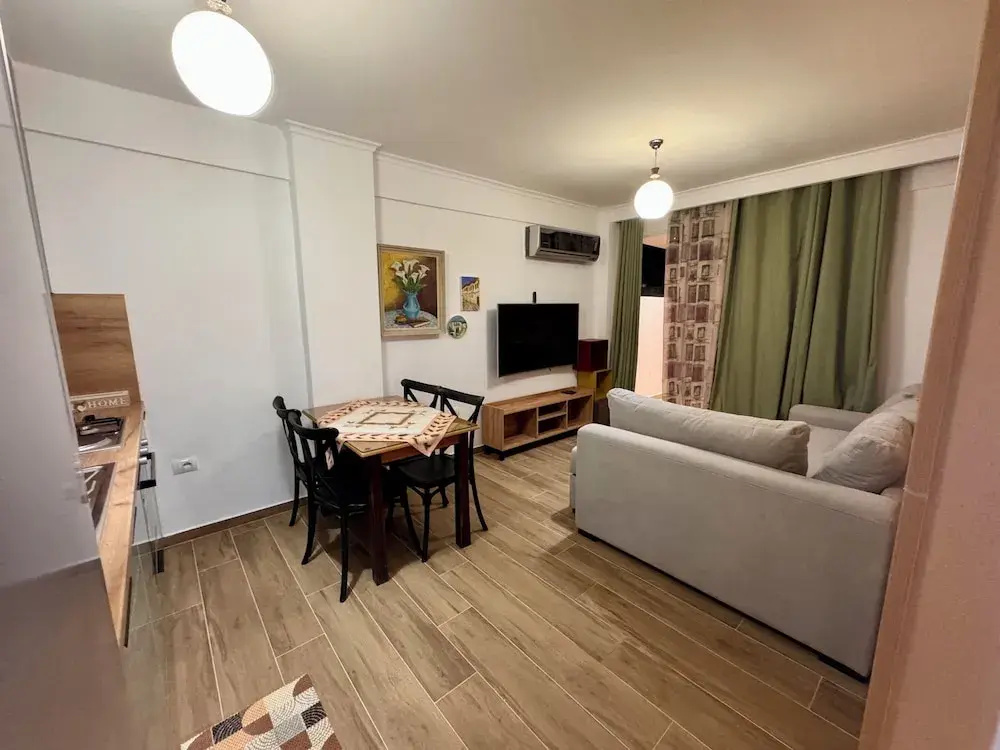 Aisha Apartment