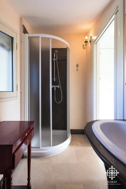 Villa Festosa - Luxury retreat by the beach