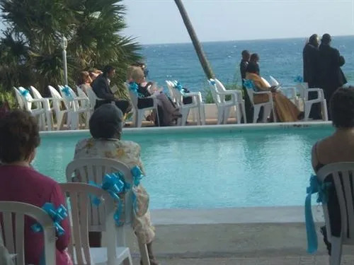 Treasure Beach Inn and Bar