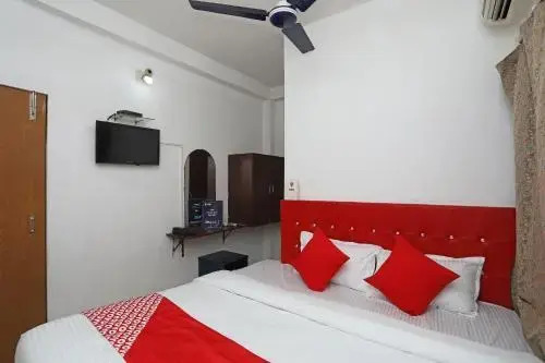 Oyo 27982 Hotel Sairegent