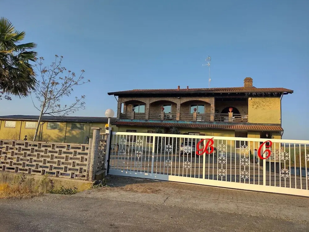 Villa with Pool Monferrato BOTTO LIVING