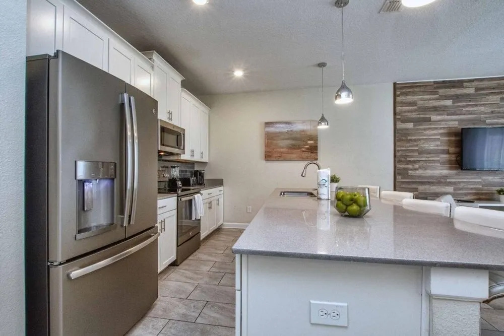 Modern Decor, Waterview W/splashpool, Bbq-1636str 4 Bedroom Townhouse by RedAwning