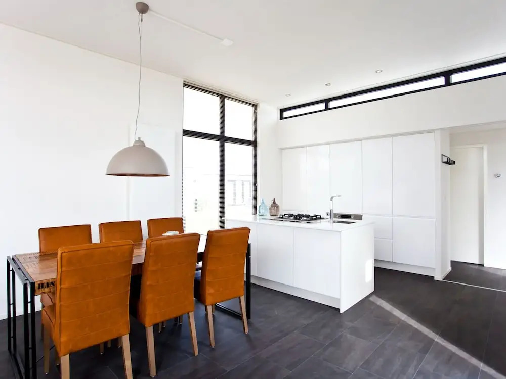 Modern Holiday Home 600 m From the sea