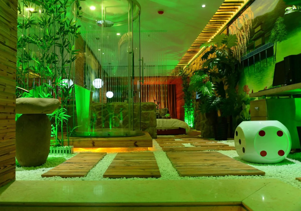 Wuhan Nine-Tailed Fox Art Hotel