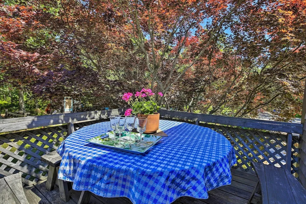 Great for Couples! Cape Cod Cottage 2 Mi to Beach
