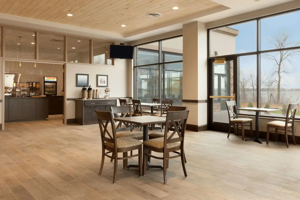 Country Inn & Suites by Radisson, Bemidji, MN