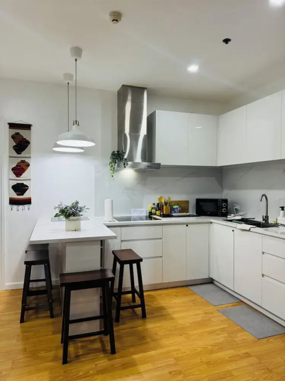 2 bedroom with 2 Balconies Skyline View