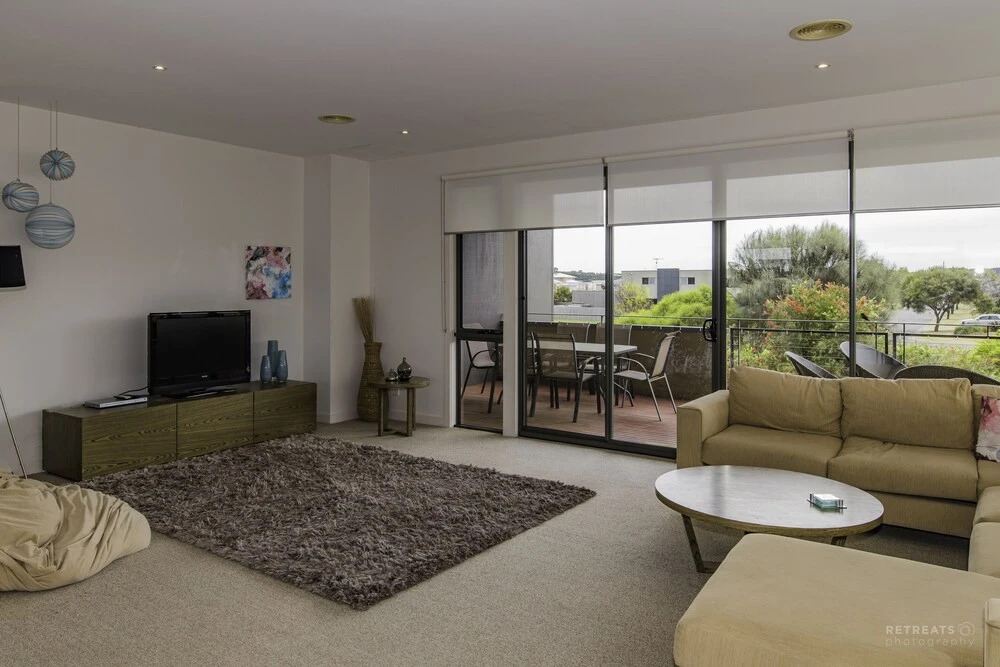 1 Pebble Place
