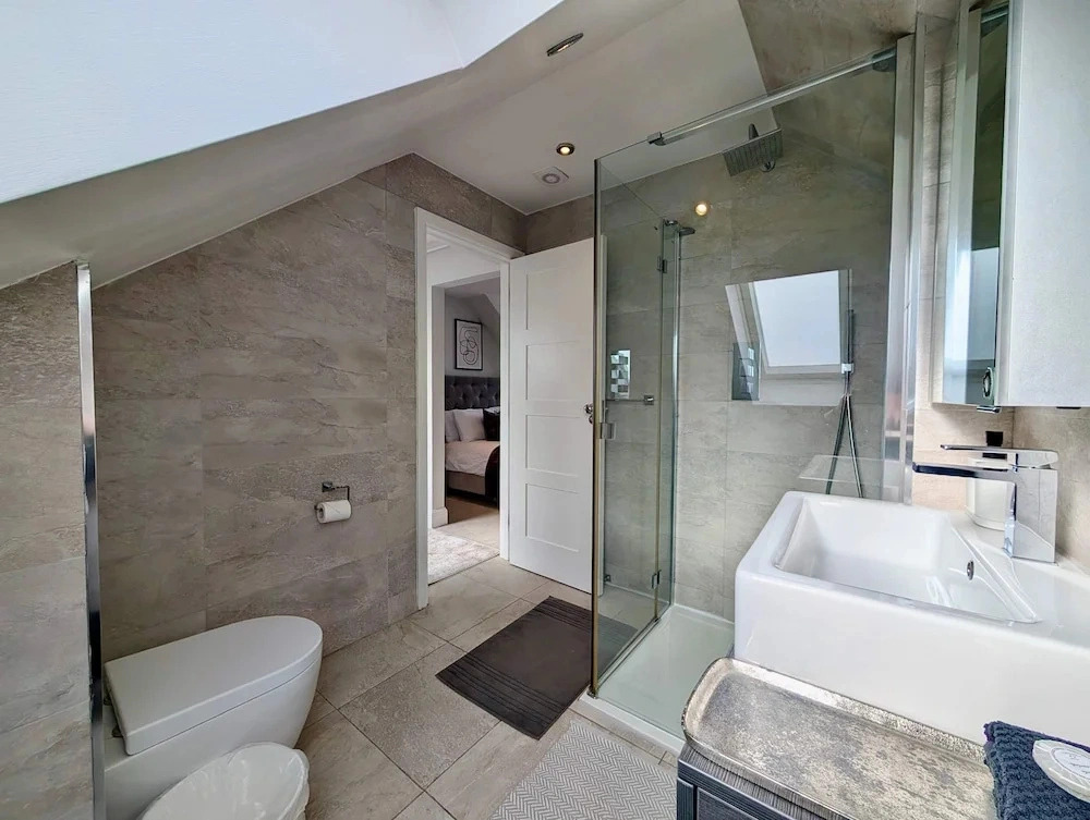 2 Private Ensuite Rooms Shared With Friendly Host