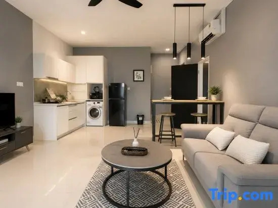 Twin Galaxy Residence w Balcony nr KSL by Ourstay