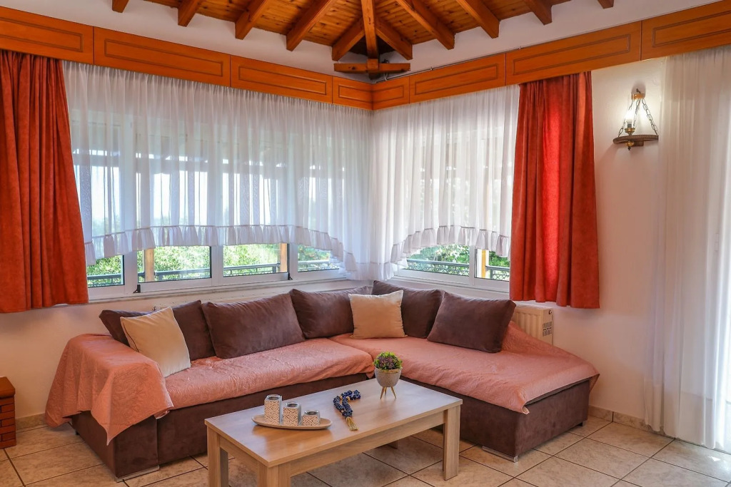 VILLA MITZELOS