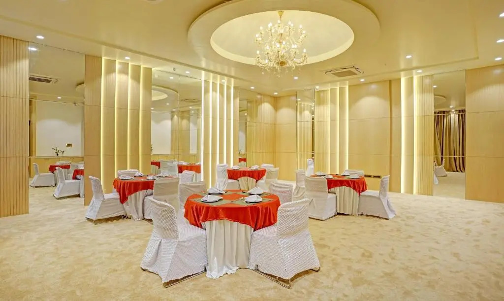 Treebo Premium Golden Bliss Trimurti Nagar Square