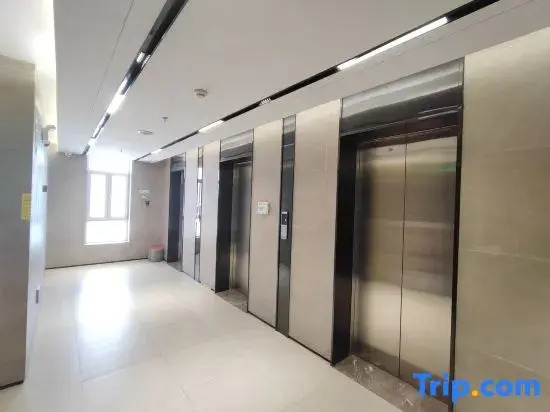 Maker Commune Cinema-style Apartment (Qinghe Peninsula)