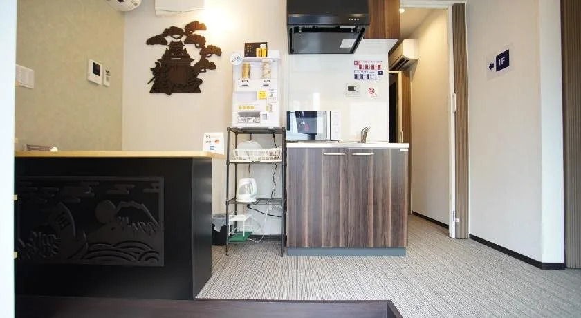 Ryoma Higashiazuma - Hostel