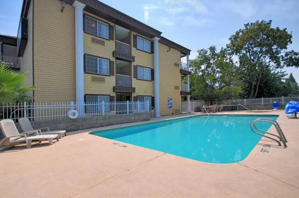 Comfort Suites Red Bluff near I-5