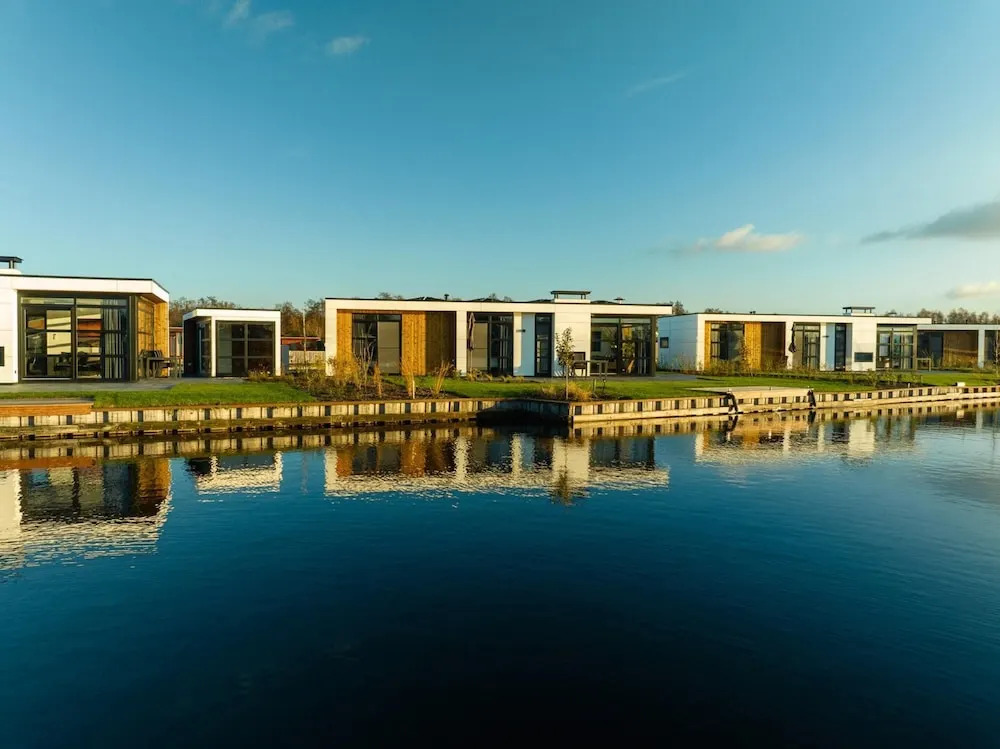 House With Three Bathrooms, on a Holiday Park