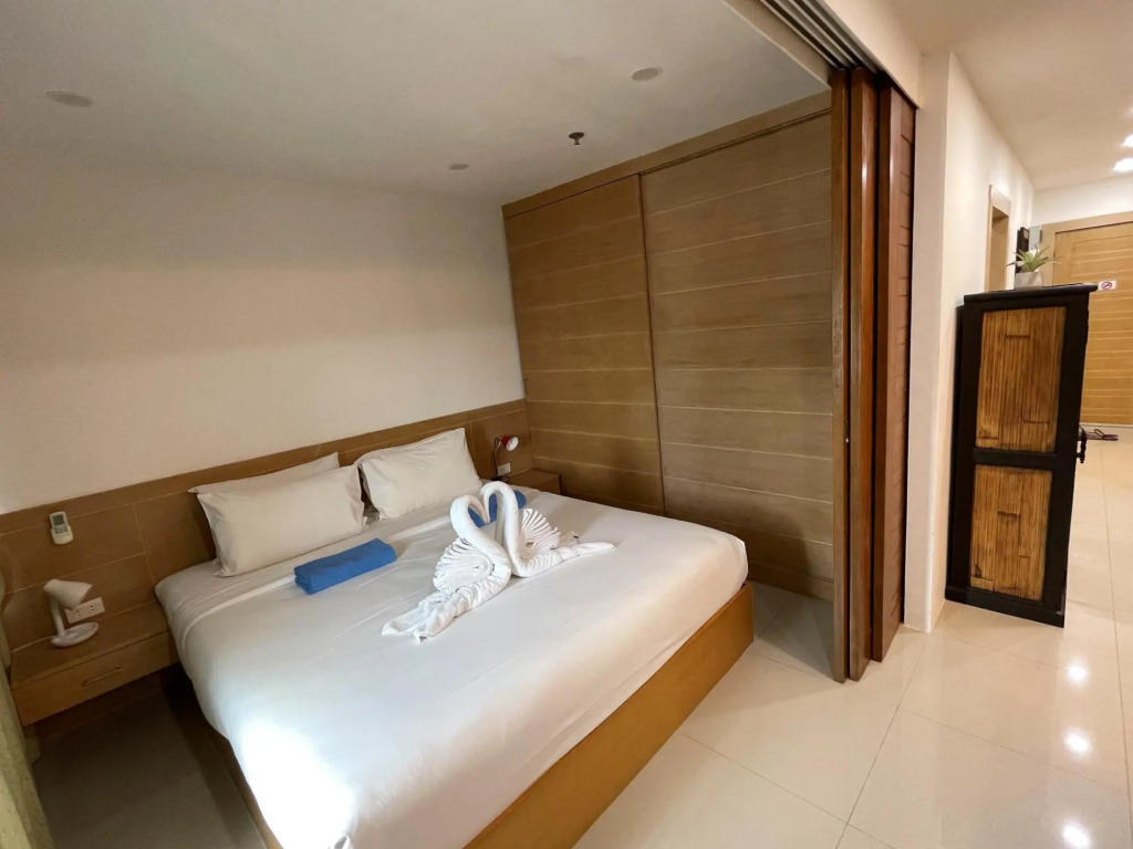 Patong Tower Condo- best location, 150m to the beach, shops, bars