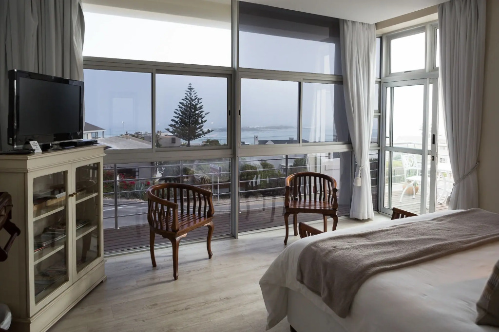 Blaauw Village Guest House