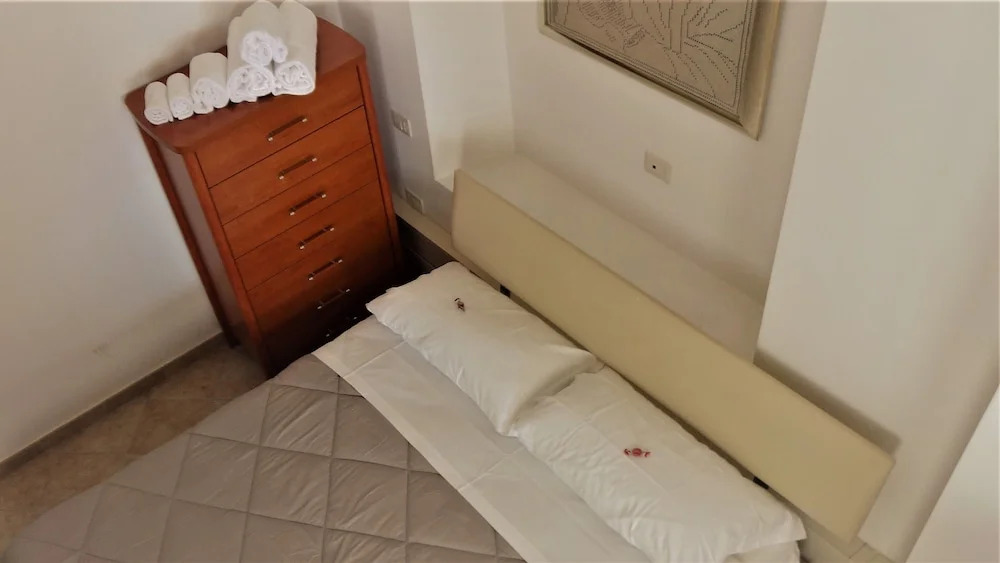 Cozy Apartment With Panoramic Garden in the Historic Center of Iesi