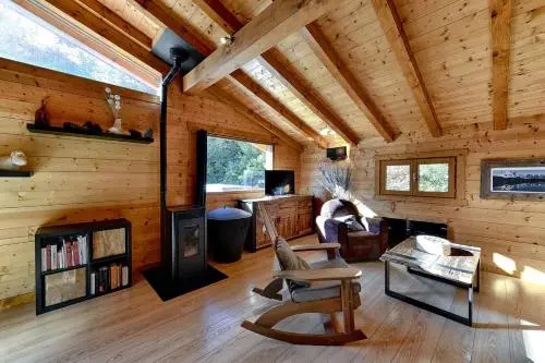 13 personnes,jacuzzi, pied des pistes et des chemins, 4 chambres
