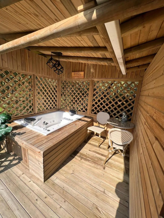 Cardinal Glamping