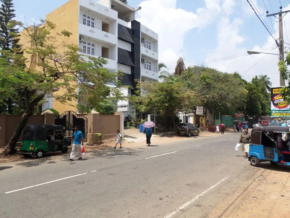 Mount Lanka Hotel & Suites