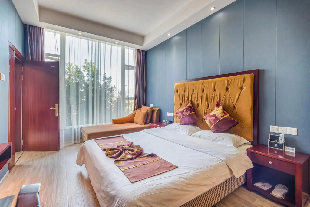 Xichang Qionghaishidi Hotel