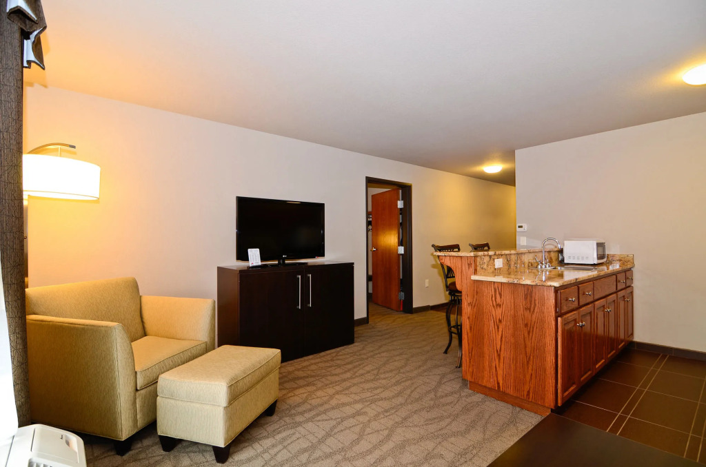 Astoria Hotel and Event Center