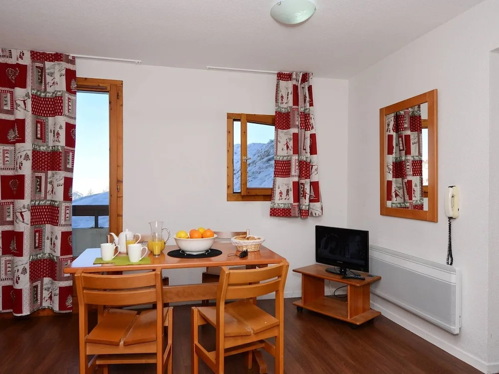 Well-kept Apartment Right on the Slopes of Plagne Soleil