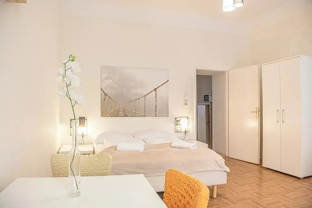 Cozy 1BR Long Stay Near Waldmullerpark