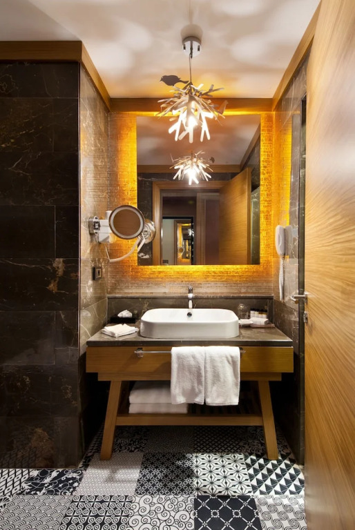 Magna Pivot Hotel - Boutique Class
