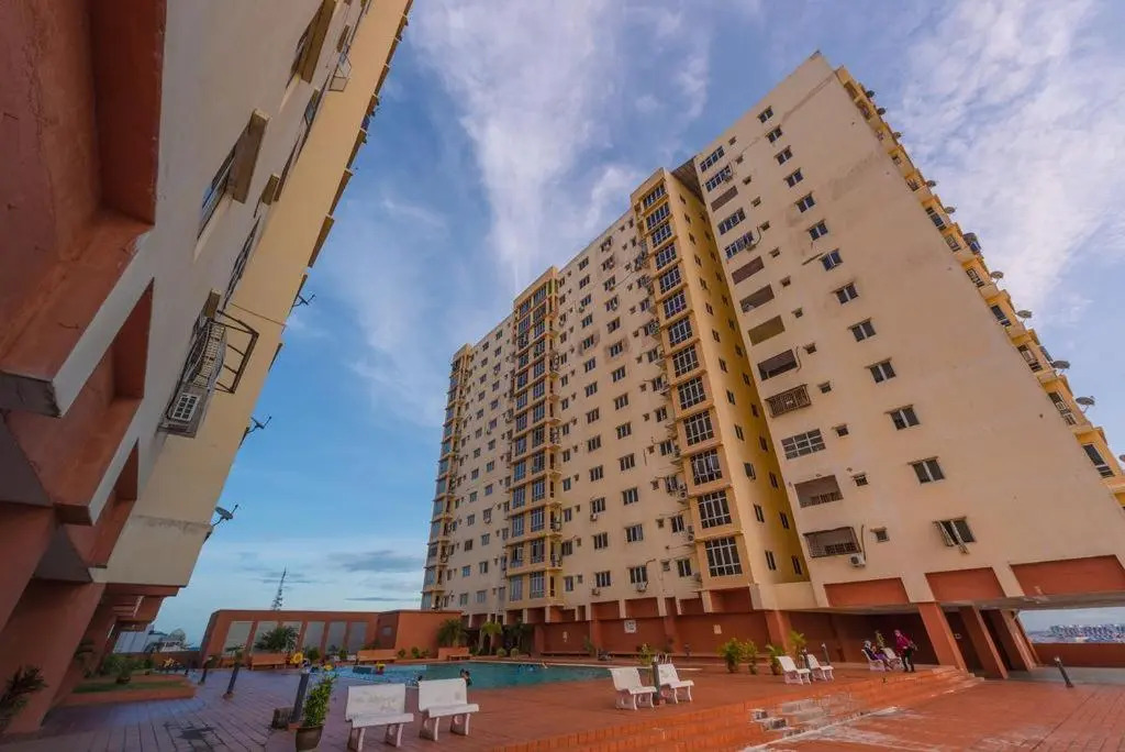 Homestay Kondo Mewah l/d kolam renang & playground di Kota Bharu