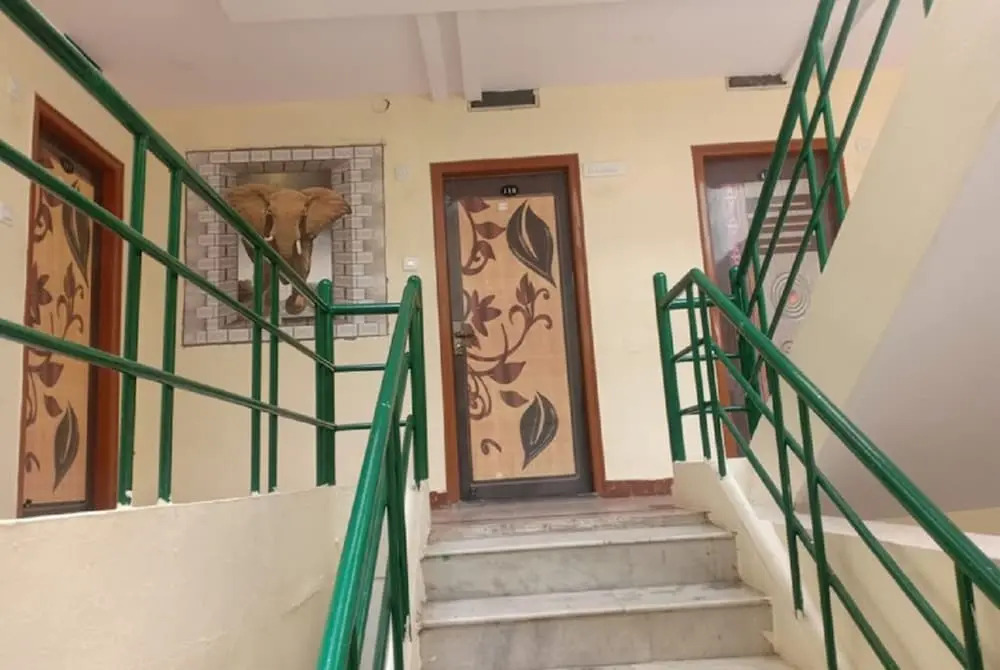 Goroomgo Heera Palace Mysore