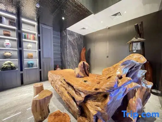 Xinzitan Business Hotel