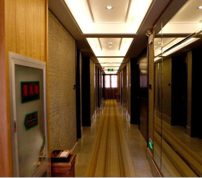 Seasons Hotel