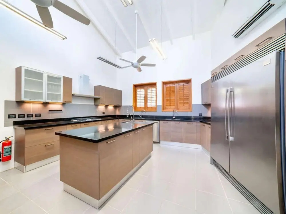Sunny Vacation Villa 80