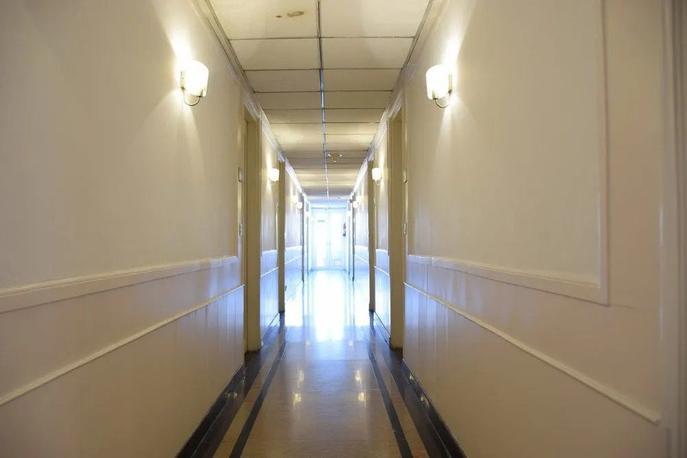 Check Inn Hotel