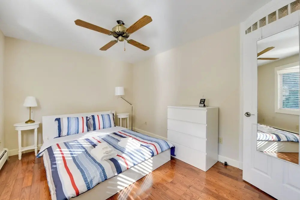 Shop, Dine, Explore Commercial St! Coastal Retreat