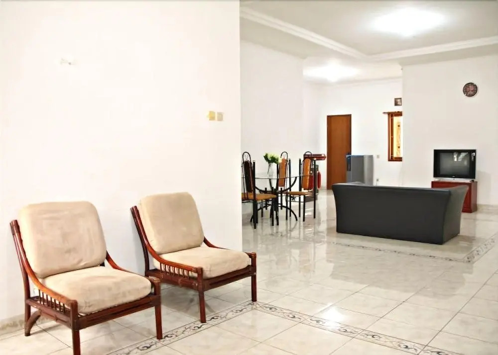 De Nuansa Dago Villa by HouseinBandung