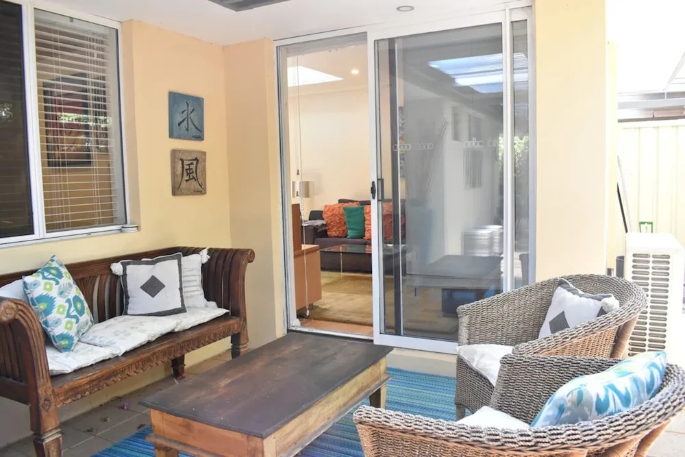 Bright 2 Bedroom Apartment In A Great Location