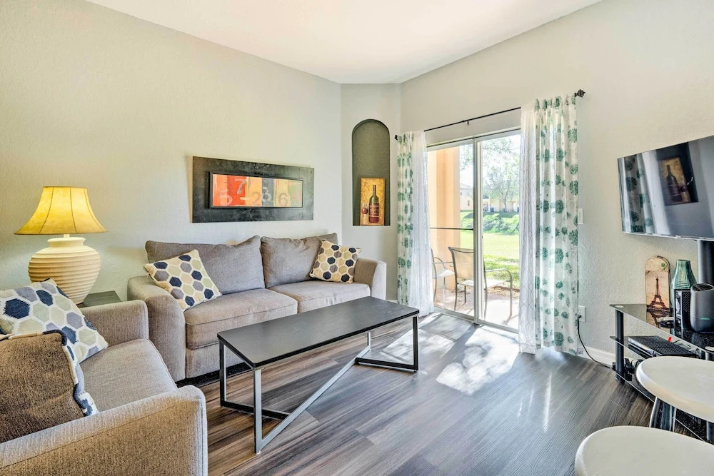 9 Mi to Disney: Davenport Townhome w/ Resort Pool