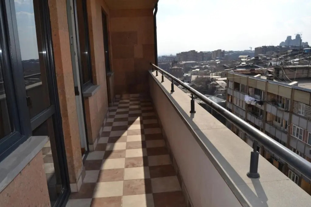 Rent in Yerevan - Apartment on Mashtots Ave.