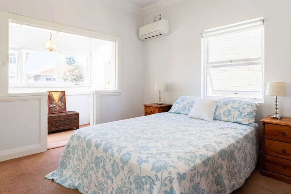 2 Bedroom Garden Apartment by Bondi Beach
