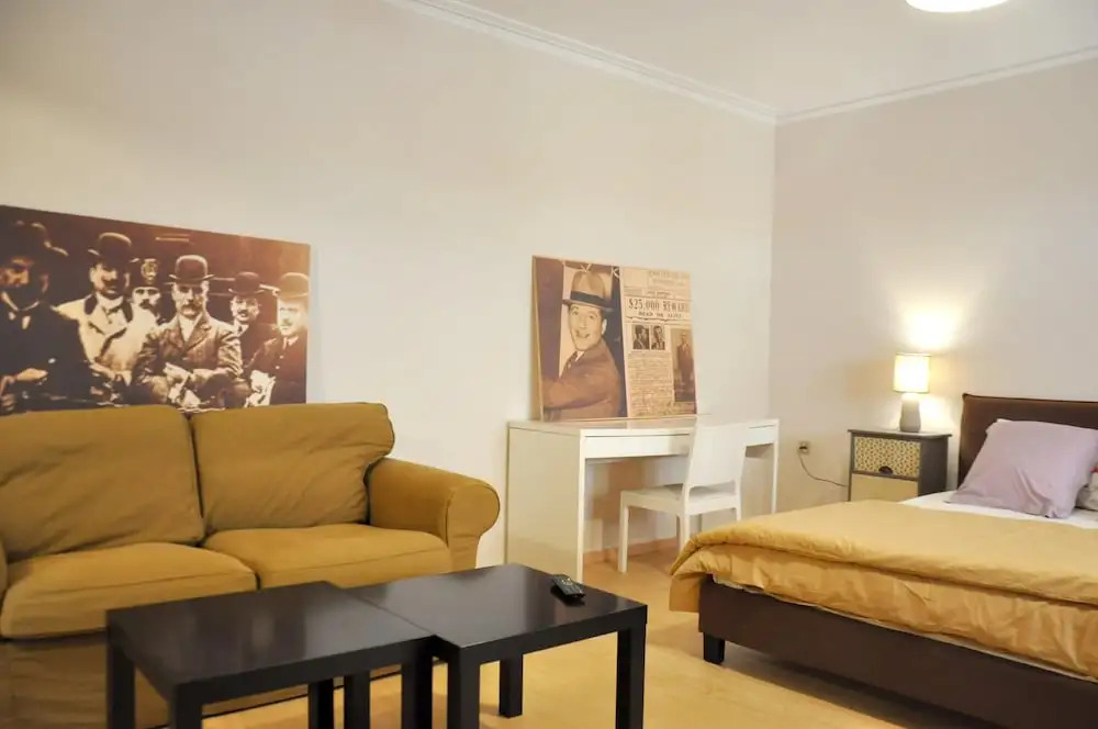 Studio in Glifada, With Furnished Garden and Wifi - 1 km From the Beac