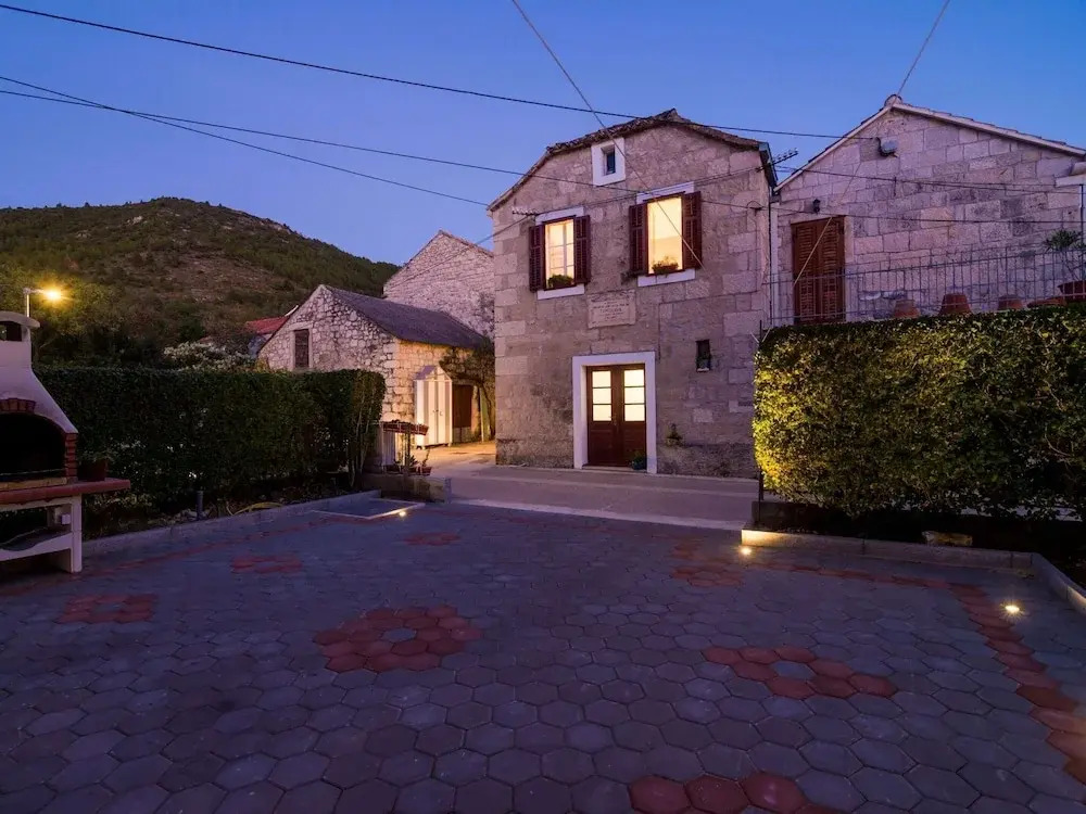 Villa Nives - Three-bedroom Villa With Terrace and Sea View