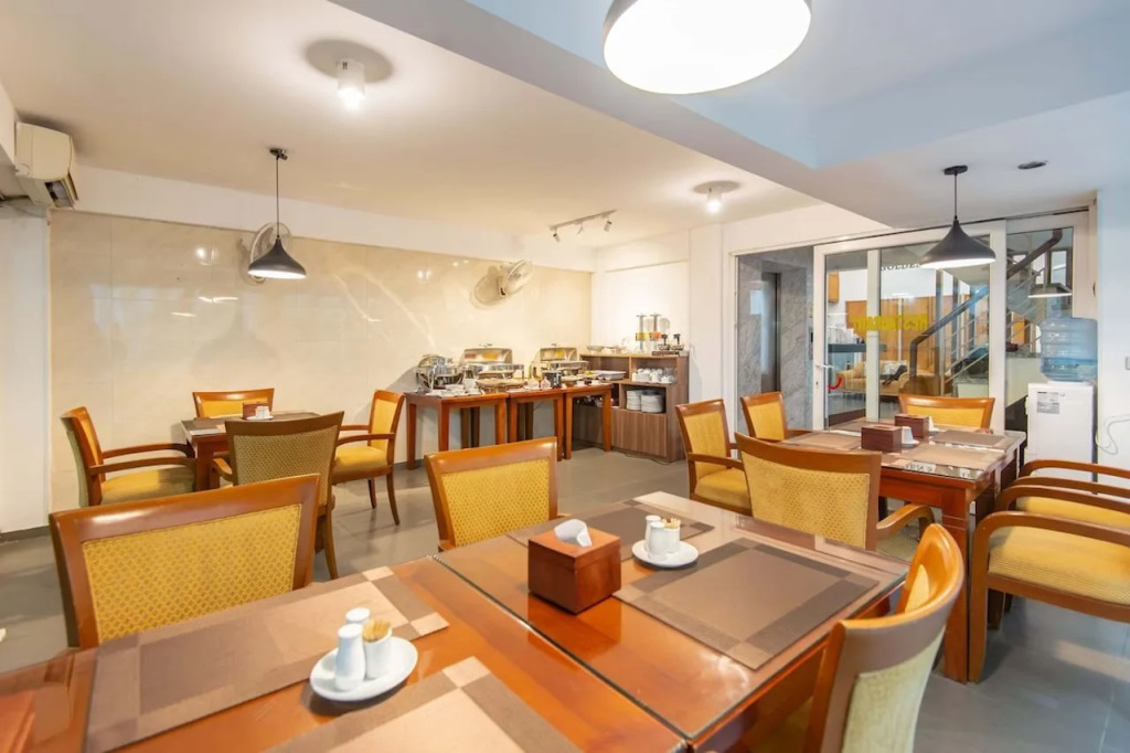 Golden Sunshine Villa Hotel and Travel