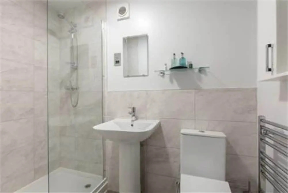 Modern 3 Bedroom Home Near Haymarket