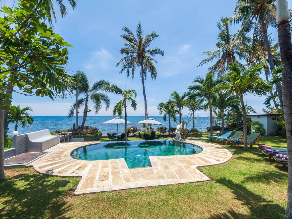 Dolphin Beach Bali