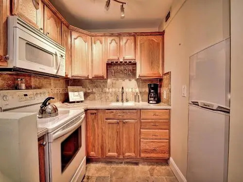 Island Flat 103