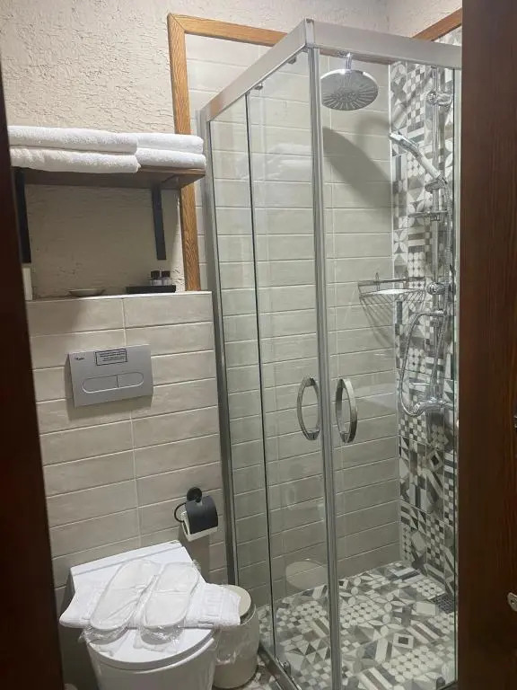 Sim Otel